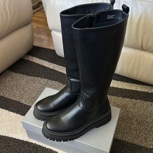 Women’s Black to the knee boots WORN ONCE